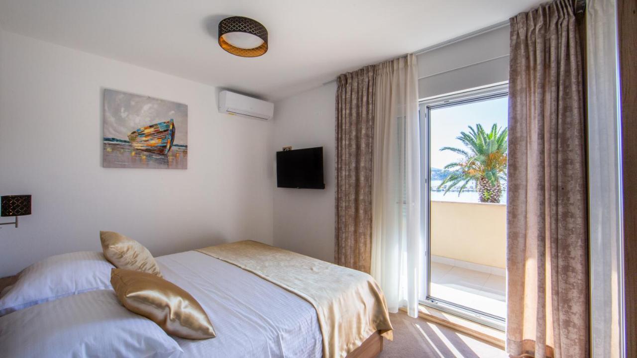 Rooms & Apartments Toni Stobrec Exterior photo